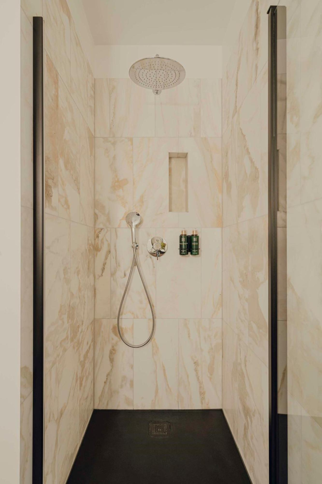 Flaner Hotel, Worldhotels Crafted Varsó Kültér fotó